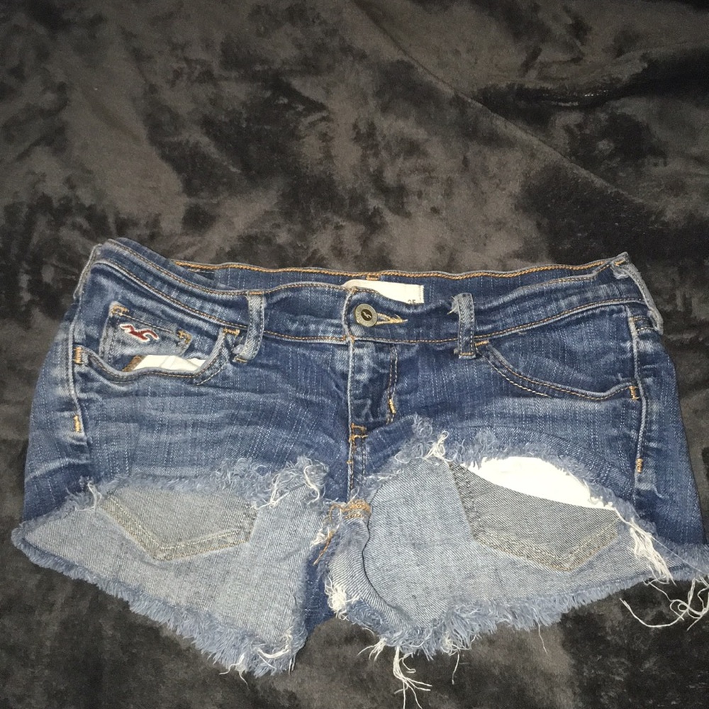 Cute low rise short -shorts